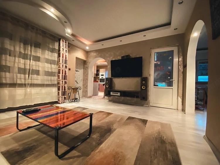 Casă cu 7 camere cu Teren 200 Mp în Calea Călărașilor