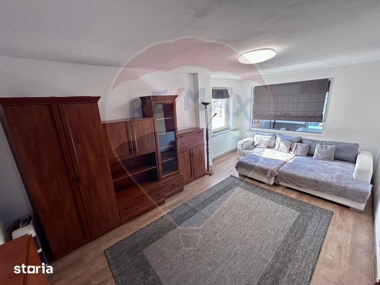 Apartament cu 3 camere, mobilat în Depozitelor