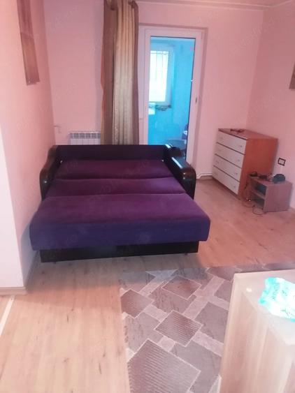 Apartament cu 3 camere semidecomandat în Tomis Nord