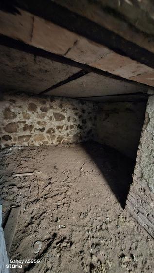 Casă cu 7 camere cu Teren 525 Mp în Ilia
