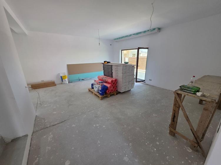 Casă individuală cu 5 camere cu Canalizare în Fundeni