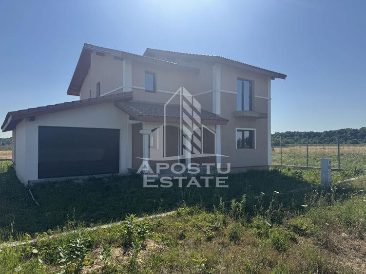 Casă cu 5 camere cu Teren 602 Mp în Ghiroda