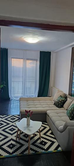 Apartament cu 2 camere decomandat în Central — fotografia 1