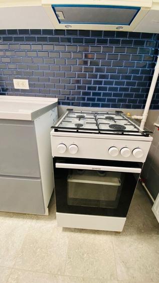 Apartament cu 3 camere decomandat, mobilat în Progresul