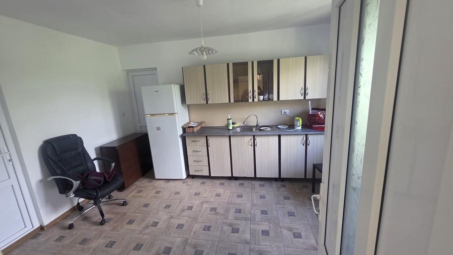 Casă cu 4 camere în Pecineaga