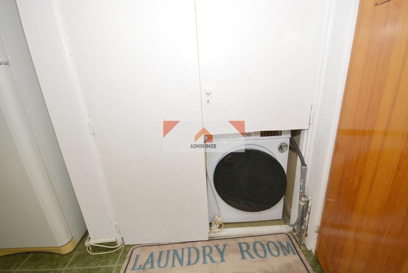 Apartament cu 4 camere decomandat în Drumul Taberei