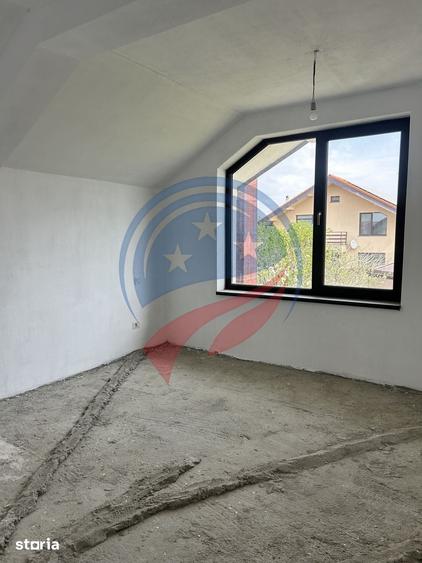 Casă cu 5 camere cu Teren 511 Mp în Malu Mare