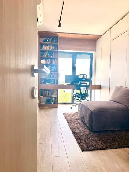 Apartament cu 4 camere, mobilat în P-ta Presei Libere
