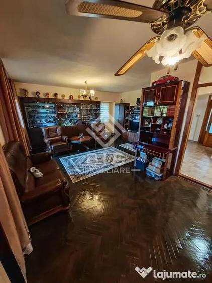 Apartament cu 4 camere decomandat în Central