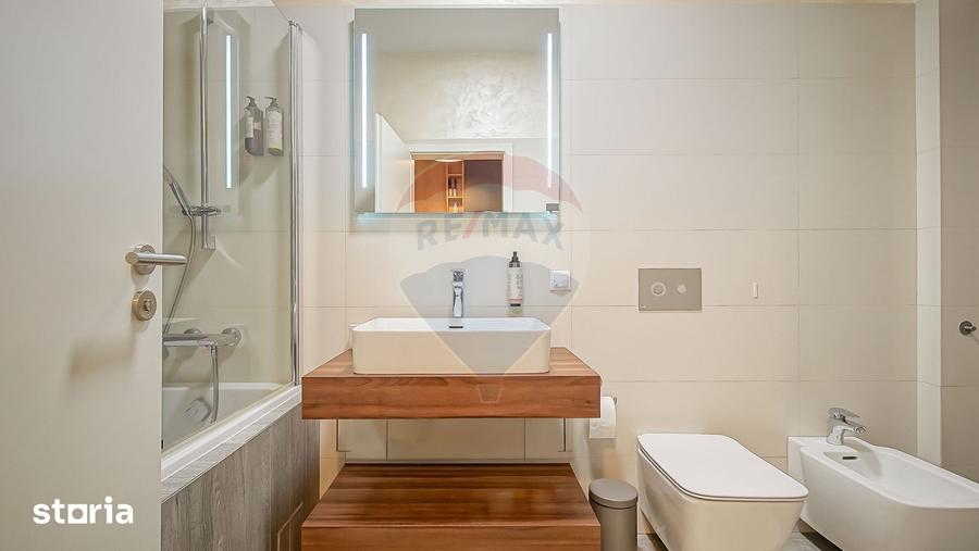 Apartament cu 3 camere în Schei