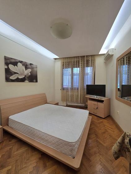 Apartament cu 2 camere decomandat, mobilat în P-ța Rosetti