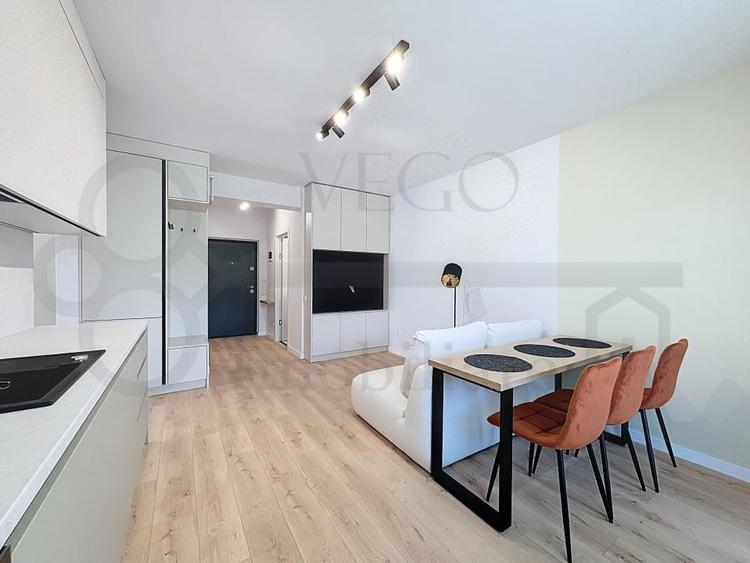 Apartament cu 2 camere semidecomandat, mobilat în Florești