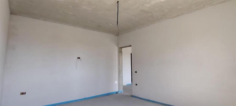Casă cu 4 camere cu Teren 700 Mp în Episcopia Bihorului
