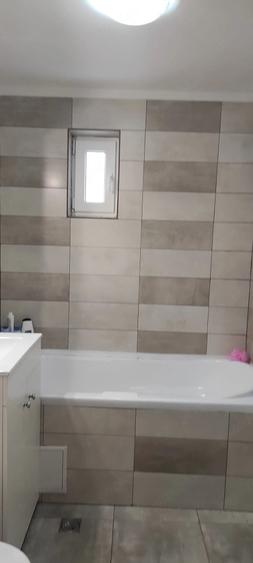 Apartament cu 3 camere decomandat în Malu Roșu