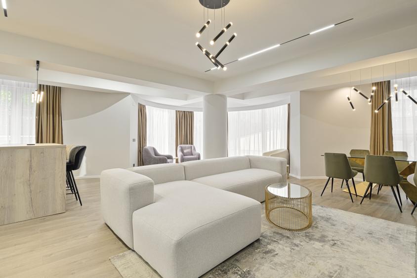 Apartament cu 3 camere semidecomandat, mobilat în Herăstrău