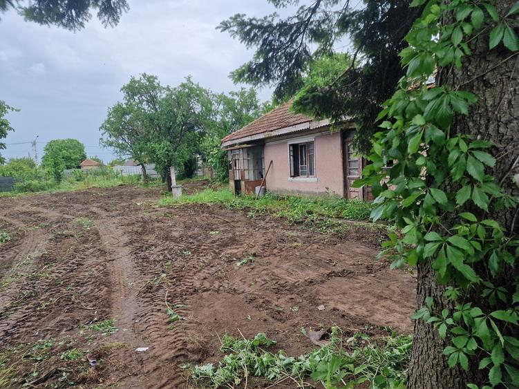 TEREN 828 MP + CASA 63 mp demolabila, Fundeni - Frunzaresti, Toate utilitatile - - 2