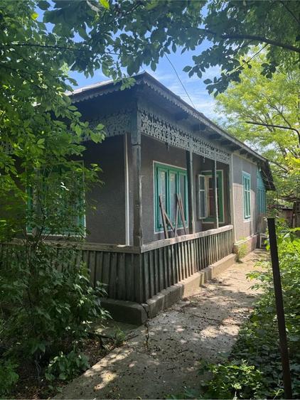 Casă cu 5 camere cu Teren 3000 Mp în Exterior Vest