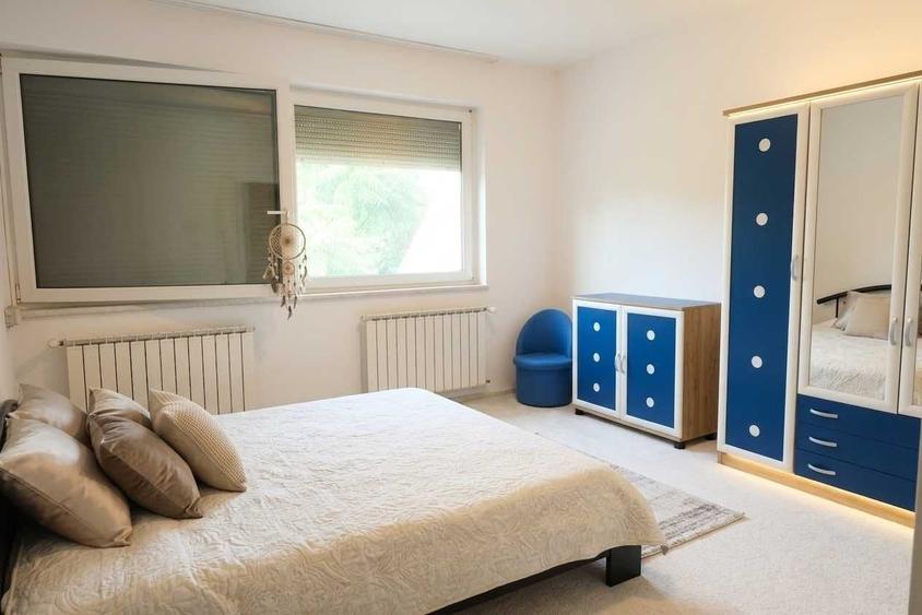 Casă cu 4 camere în Central