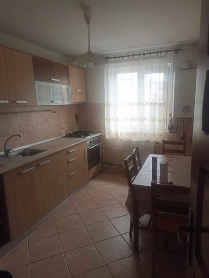 Apartament cu 2 camere decomandat în Micro 5