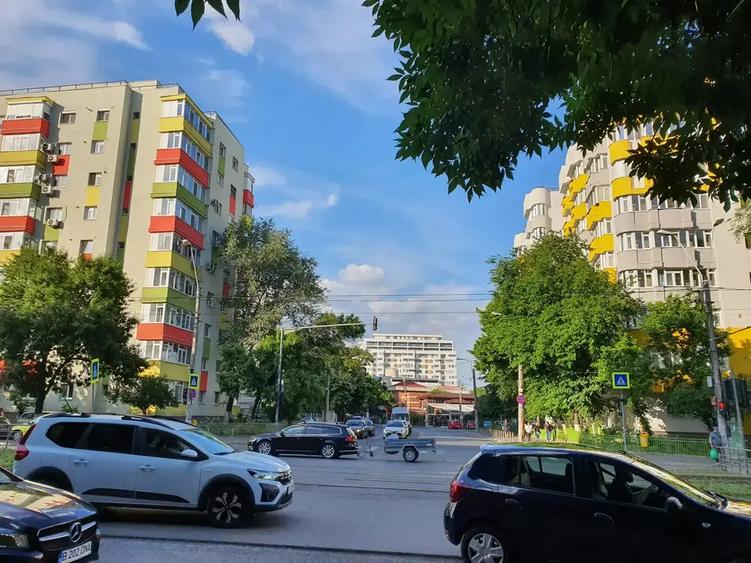 Apartament cu 3 camere decomandat în Sebastian