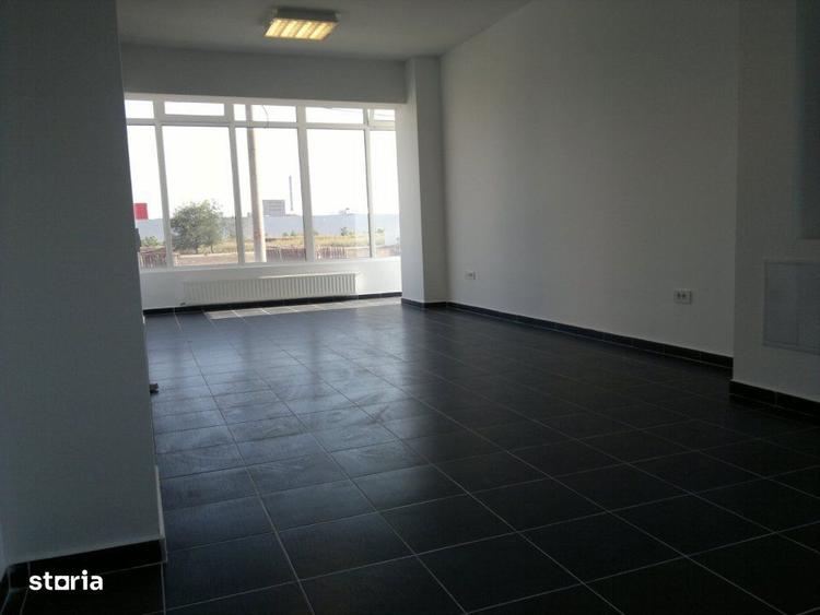 Spațiu comercial, de 64 mp, în Tineretului