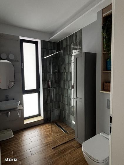 Casă cu 5 camere cu Teren 265 Mp în Mogoșoaia