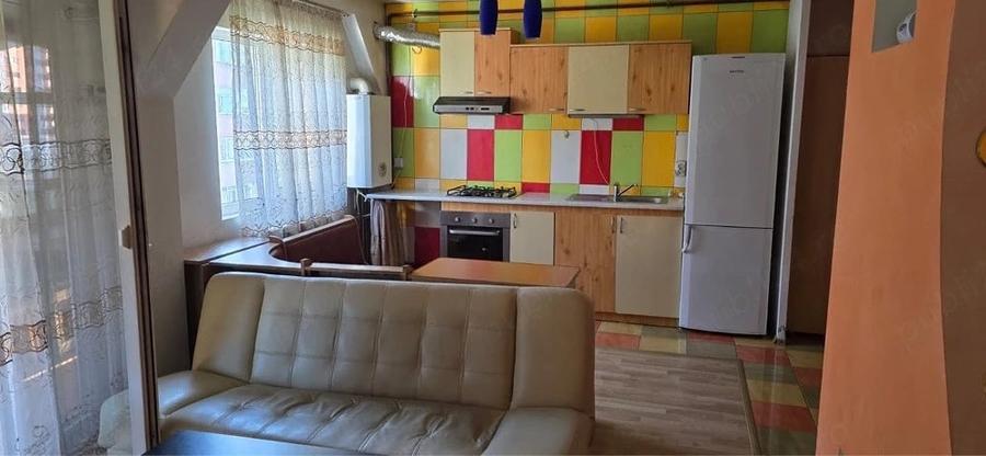 Garsonieră decomandată în Central