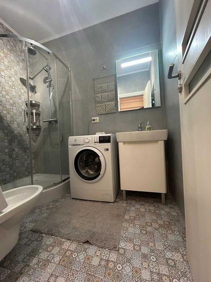 Apartament cu 2 camere semidecomandat în Roșu