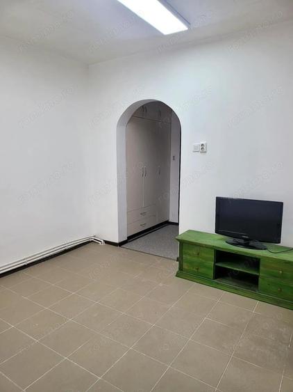 Casă cu 4 camere cu Teren 100 Mp în Centru Civic