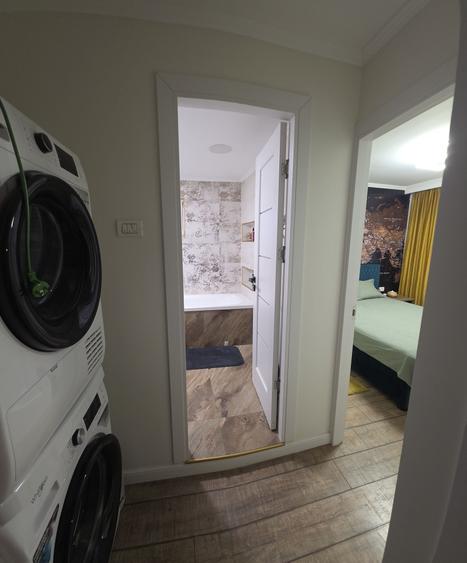 Apartament cu 4 camere decomandat în Decebal