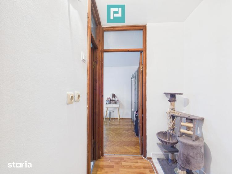 Apartament cu 3 camere semidecomandat în Micălaca