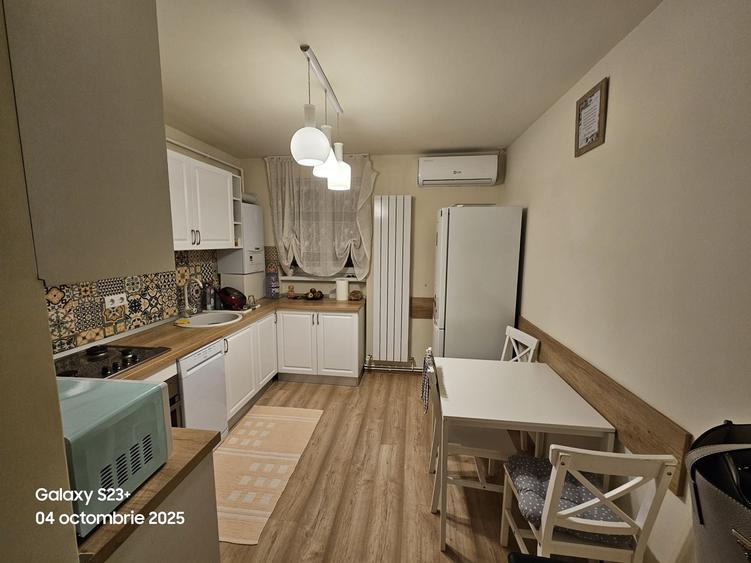 Apartament cu 2 camere decomandat în Săsar