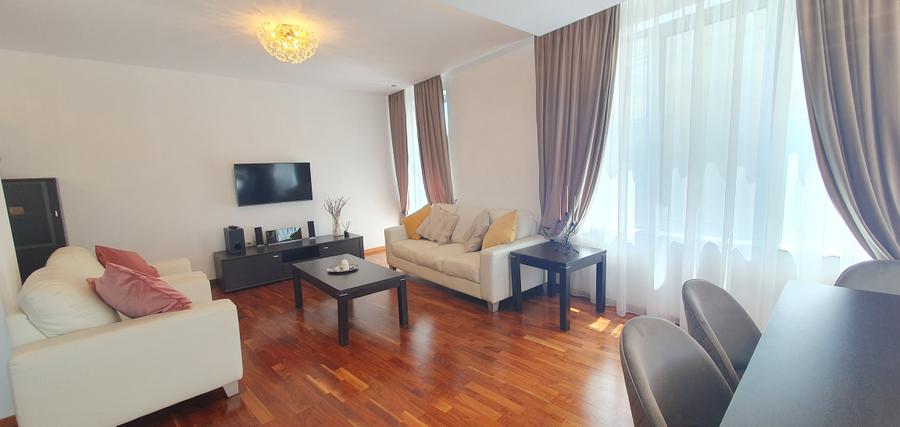 Apartament cu 3 camere decomandat, mobilat în Iancu Nicolae