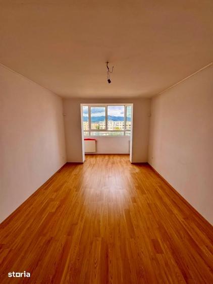 Apartament cu 2 camere semidecomandat în Traian