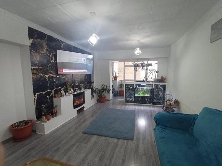 Apartament cu 4 camere decomandat în Ultracentral