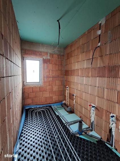 Casă cu 5 camere cu Teren 500 Mp în Chinteni