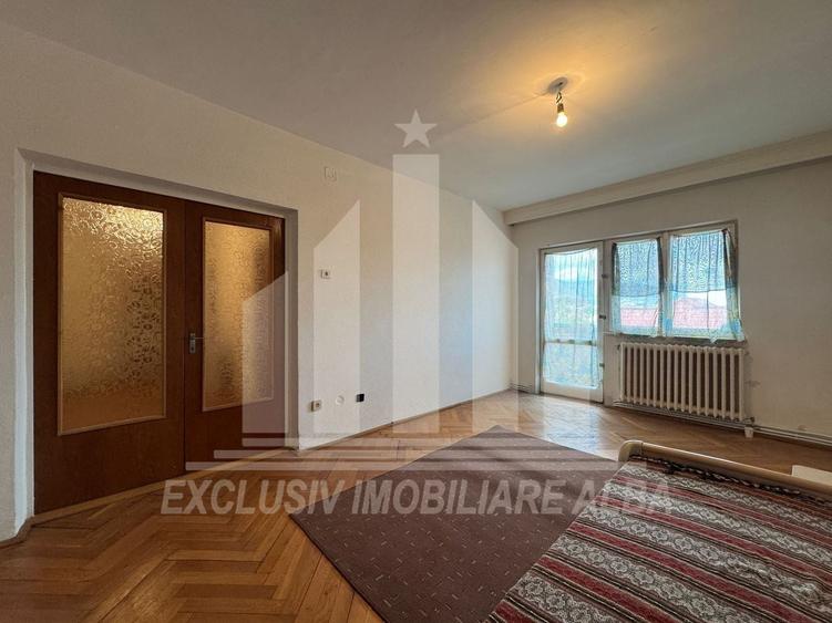 Apartament cu 3 camere decomandat în Caroline Gemina