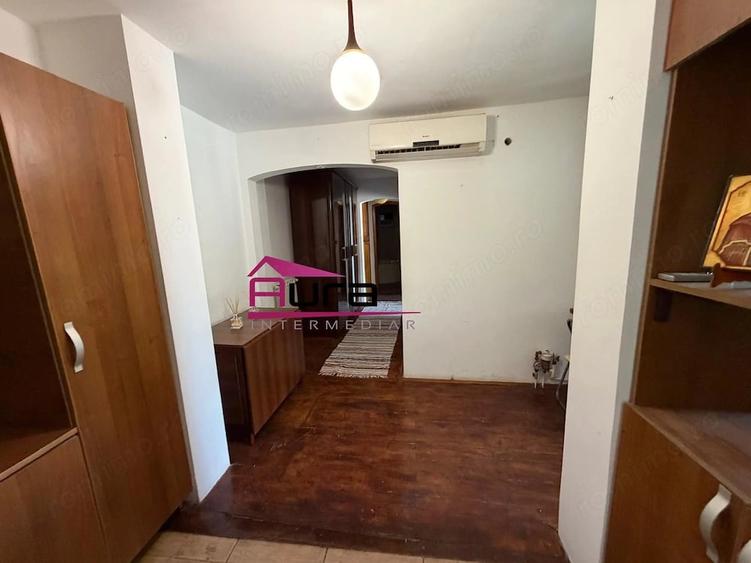 Apartament cu 3 camere decomandat în E3
