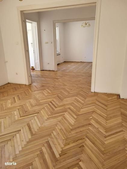 Casă cu 4 camere în Unirii