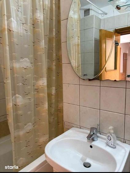 Garsonieră decomandată în Central
