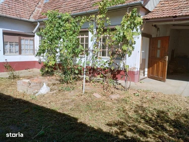 Casă cu 3 camere în Borș