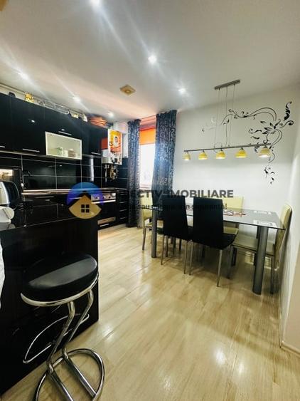 Apartament cu 4 camere semidecomandat în Mărăței