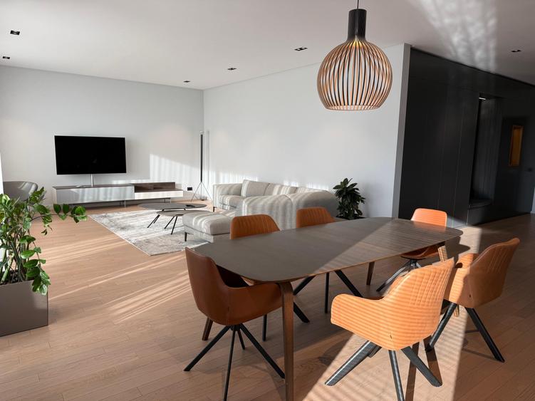 Apartament cu 3 camere decomandat în Floreasca