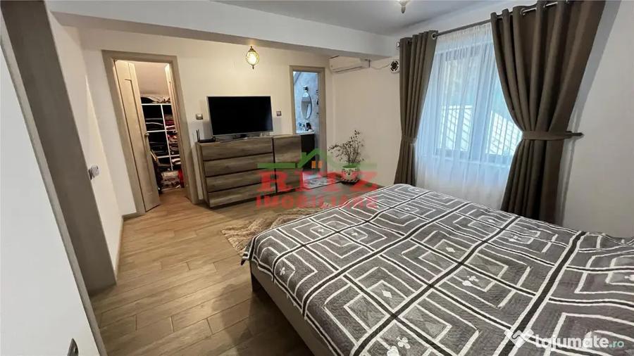 Casă cu 4 camere cu Teren 560 Mp în Central