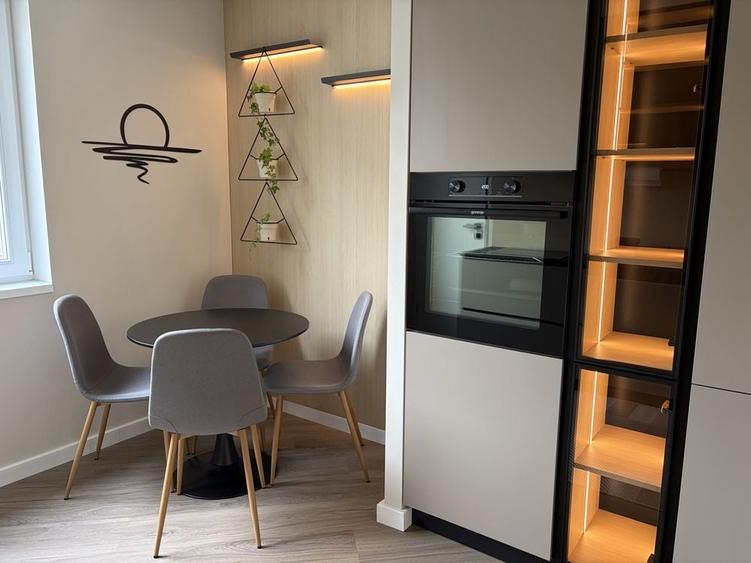 Apartament cu 2 camere decomandat în Ștrand