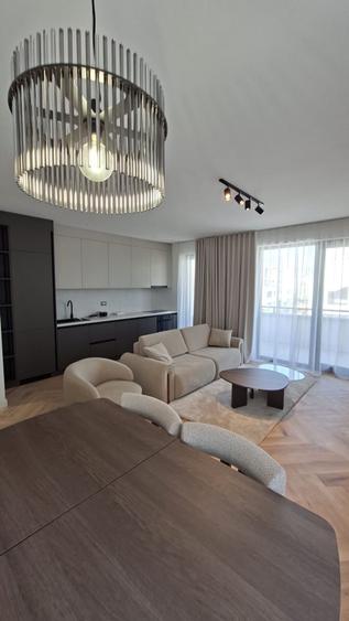 Apartament cu 3 camere decomandat în Pipera