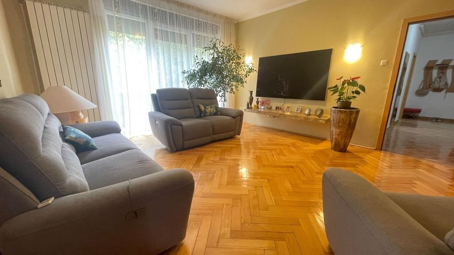 Apartament cu 2 camere semidecomandat, mobilat în Medicină
