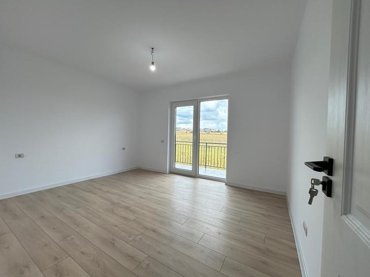 Duplex cu 5 camere cu Canalizare în Popas Păcurari