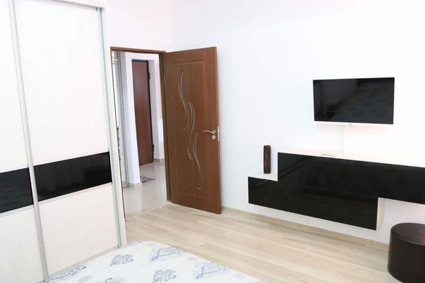 Apartament cu 2 camere decomandat în Palazu Mare