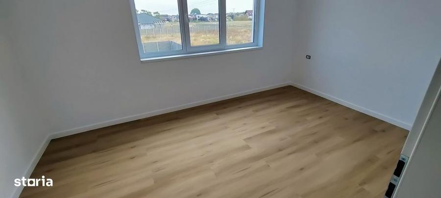 Casă cu 3 camere cu Teren 370 Mp în Moșnița Nouă